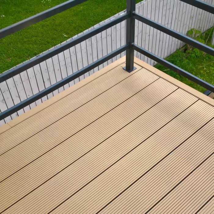 Deska Tarasowa Kompozytowa Standard 15 Miodowy Teak – dł. 3,5 m Deska Tarasowa Kompozytowa Standard 15 Miodowy Teak – dł. 3,5 m