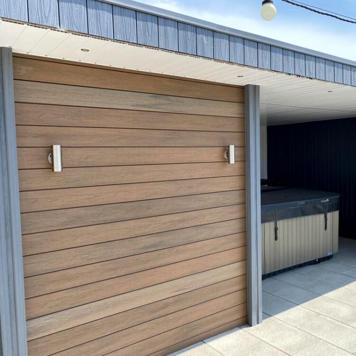 Deska Elewacyjna Kompozytowa Szczotkowana Premium Teak – dł. 3,6 m Deska Elewacyjna Kompozytowa Szczotkowana Premium Teak – dł. 3,6 m