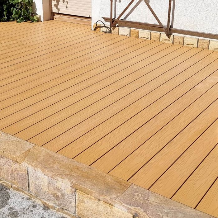Deska Tarasowa Kompozytowa Premium Ecru / Dąb Jasny – dł. 4 m Deska Tarasowa Kompozytowa Premium Ecru / Dąb Jasny – dł. 4 m
