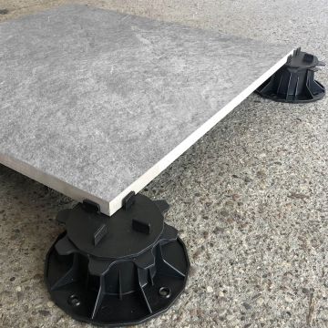 Akmens masės terasinė plytelė Quarzo Light Gray 60x60x2 cm