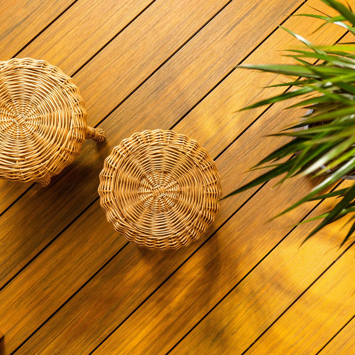 Deska Tarasowa Kompozytowa Premium Amber / Antique – dł. 3,5 m Deska Tarasowa Kompozytowa Premium Amber / Antique – dł. 3,5 m