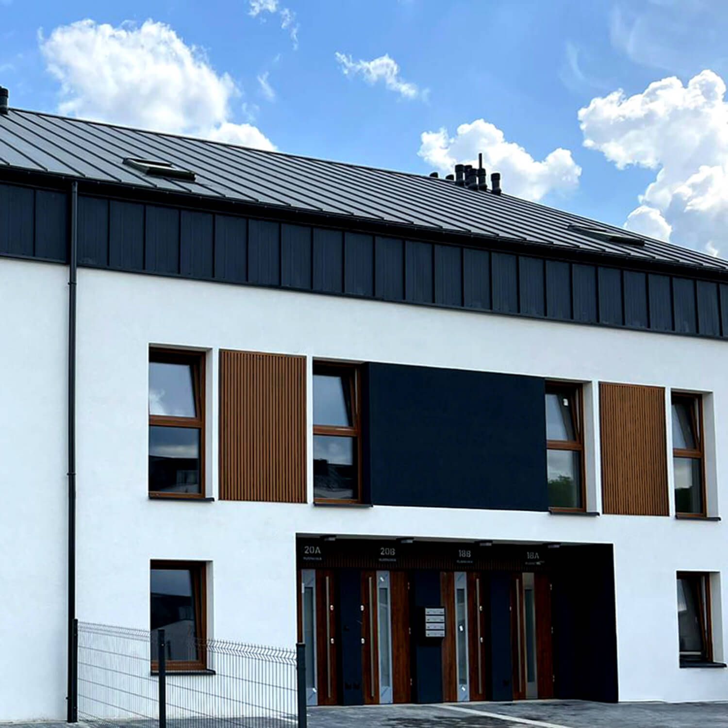 Deska Kompozytowa Lamelowa Premium Teak – dł. 2,9 m Deska Kompozytowa Lamelowa Premium Teak – dł. 2,9 m