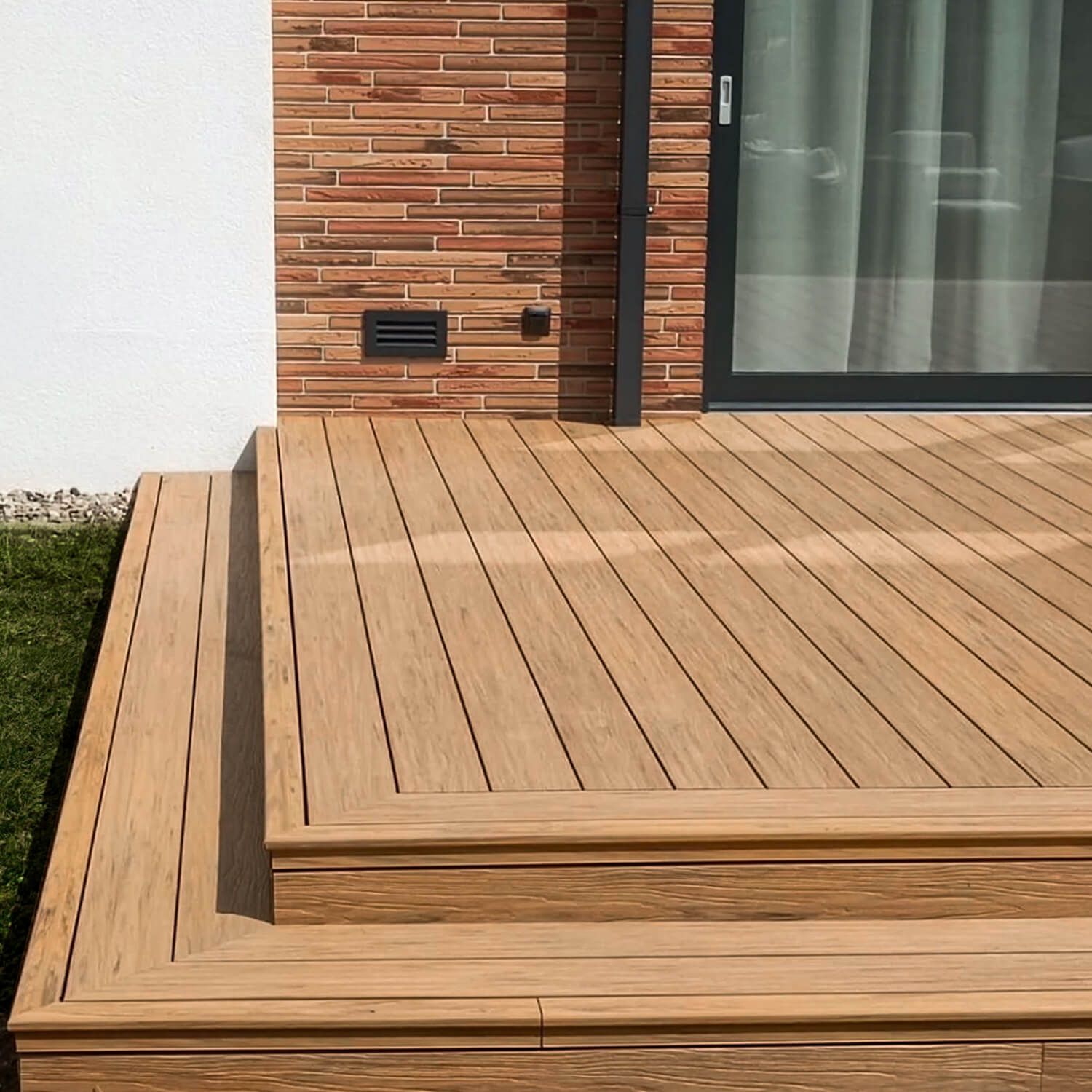 Deska Tarasowa Kompozytowa Premium Dąb Naturalny / Dąb Winchester – dł. 3,5 m Deska Tarasowa Kompozytowa Premium Dąb Naturalny / Dąb Winchester – dł. 3,5 m