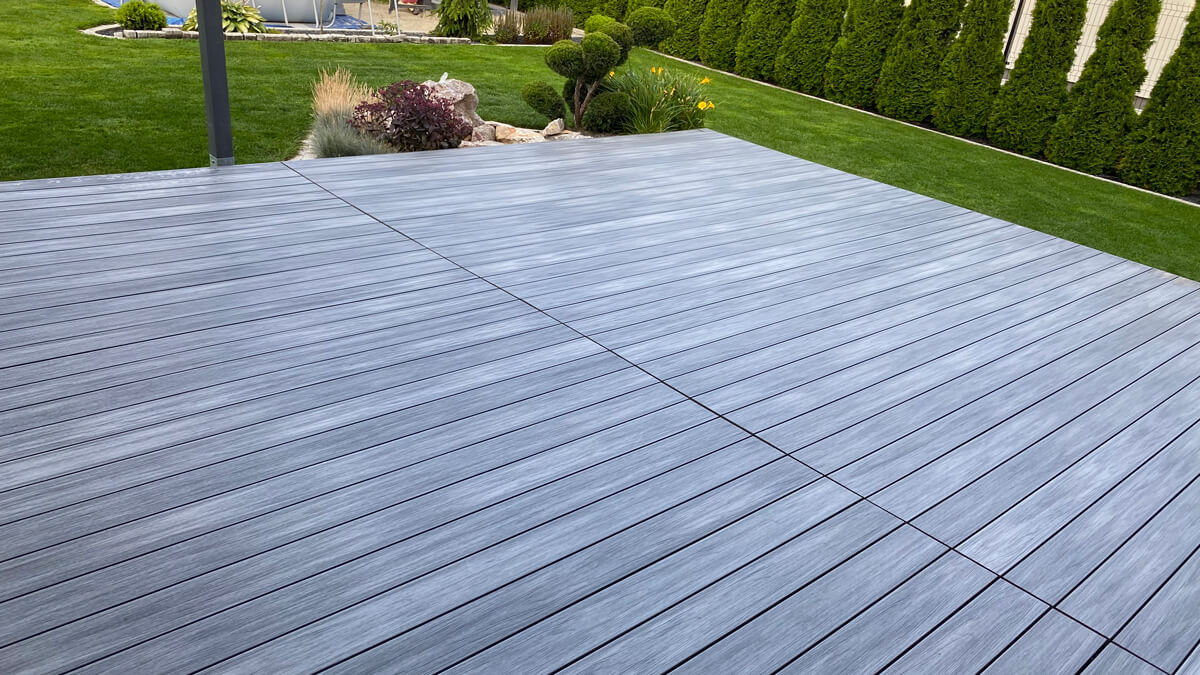 Kompozitinė terasa iš Premium Gray terasinių lentos / terasinių lentų