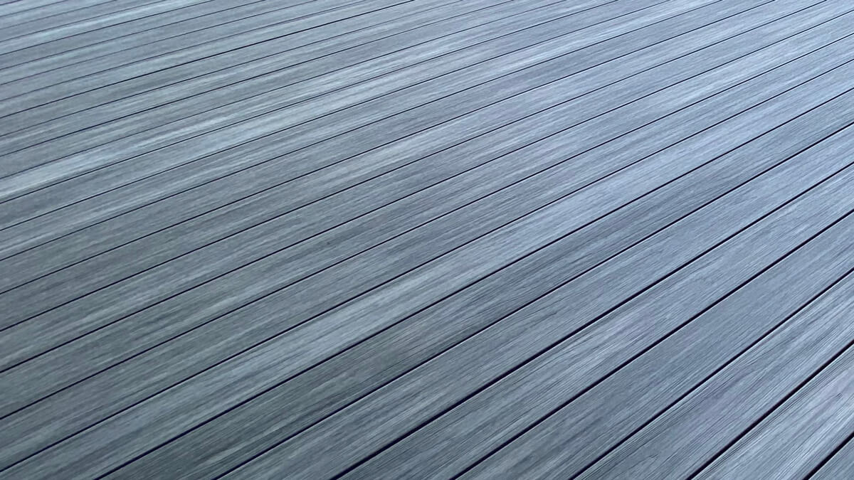 Kompozitinė terasa iš Premium Gray terasinių lentos / terasinių lentų