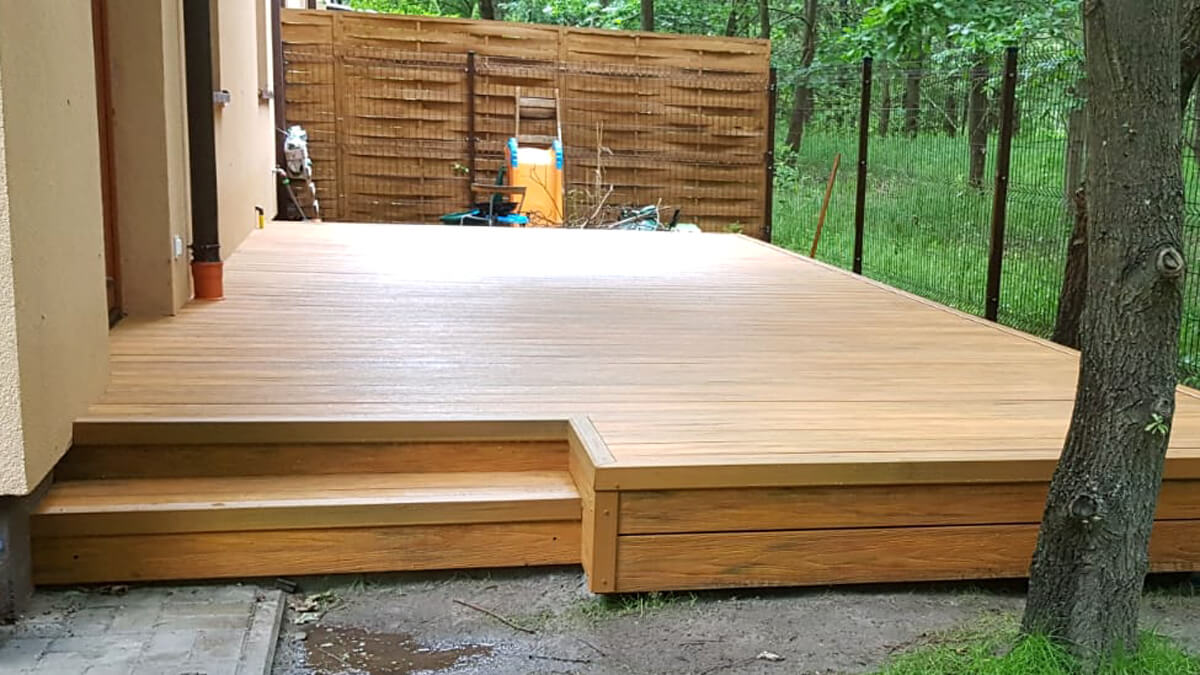 Terasa su nedideliu laipteliu, Premium Amber kompozitinė terasinė lenta