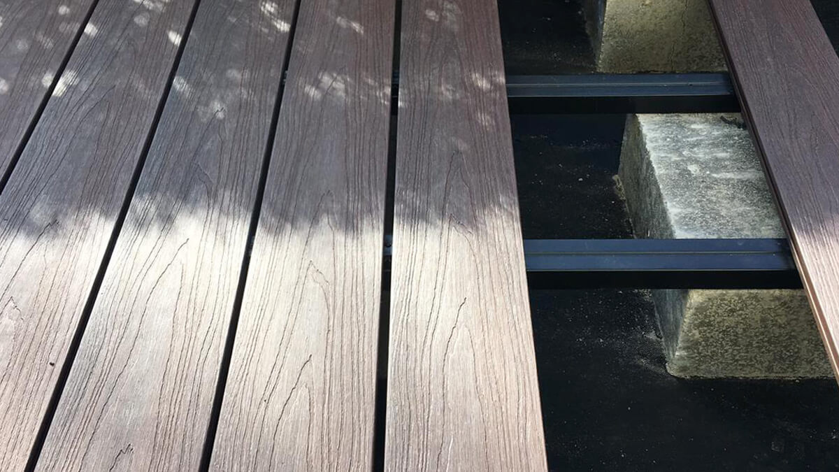 Terasos montavimas ant betoninių blokelių, Premium Redwood kompozitinė terasinė lenta