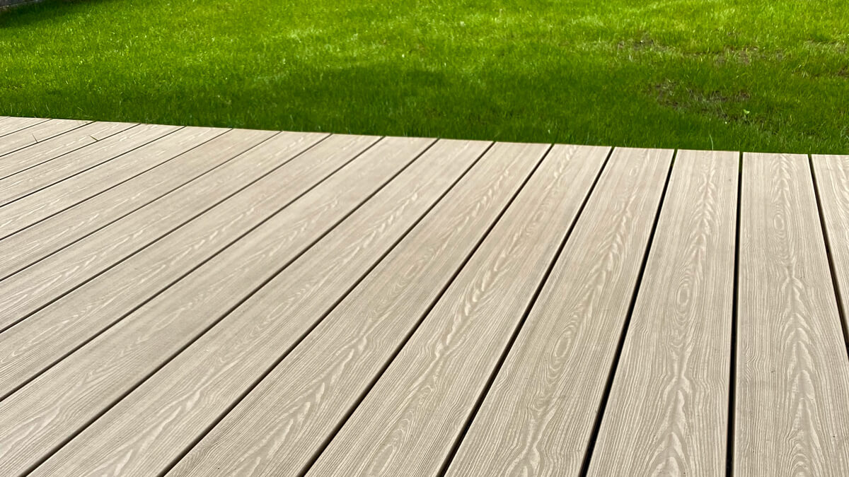 Terasa iš 3D Medaus Teak kompozitinės terasinės lentos, medienos struktūra