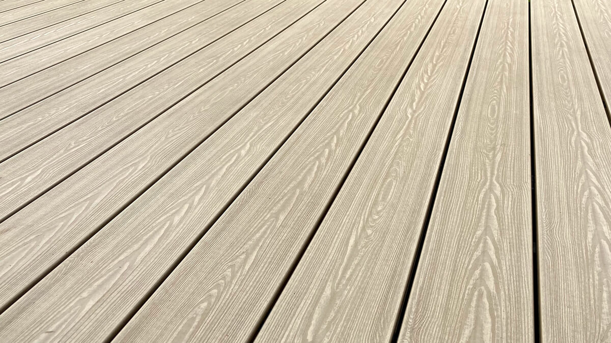 Terasa iš 3D Medaus Teak kompozitinės terasinės lentos, medienos struktūra