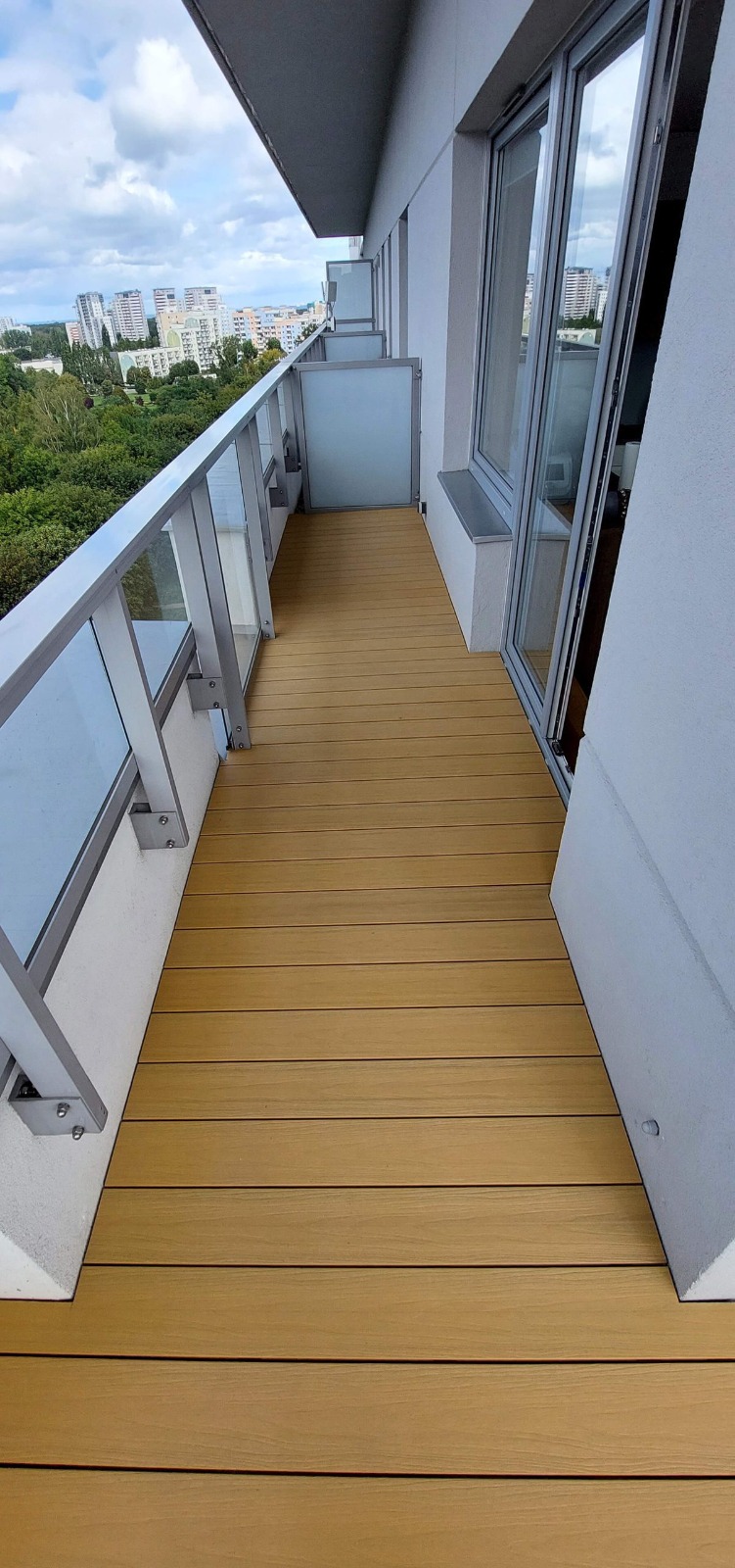 Balkonas iš Premium Sand kompozitinės terasinės lentos