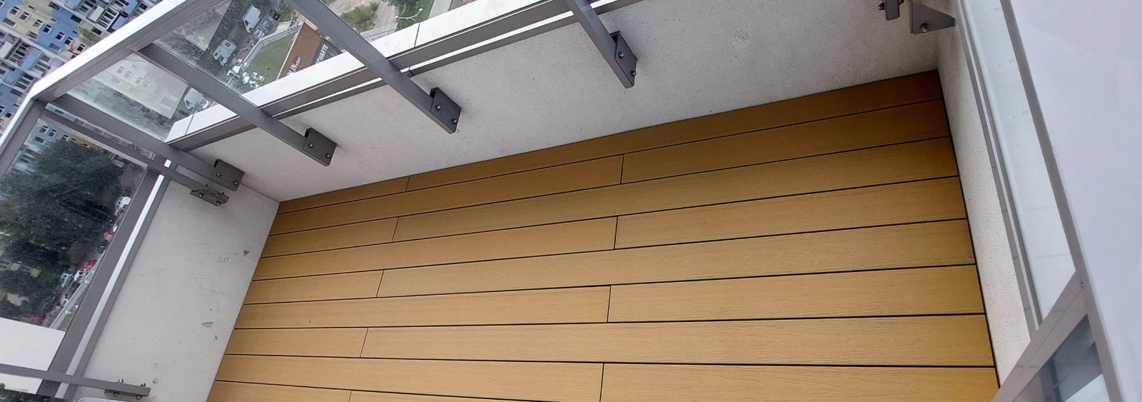 Balkonas iš Premium Sand kompozitinės terasinės lentos