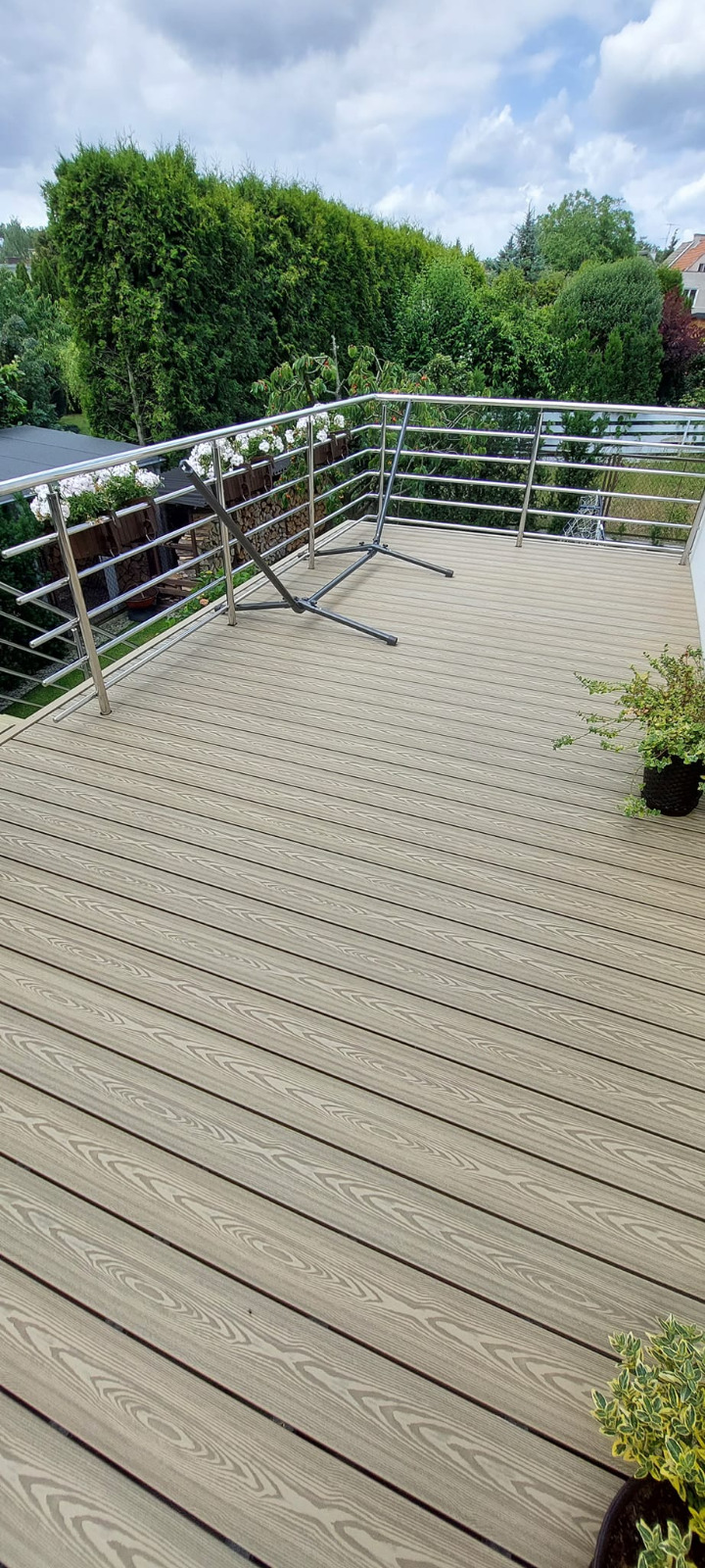 3D Medaus Teak balkonas – šiltas stilius ir priežiūros nereikalaujantis komfortas