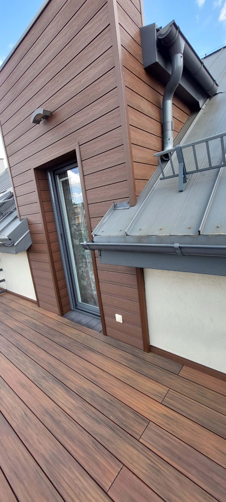 Balkonas iš Premium Redwood kompozitinės terasinės lentos
