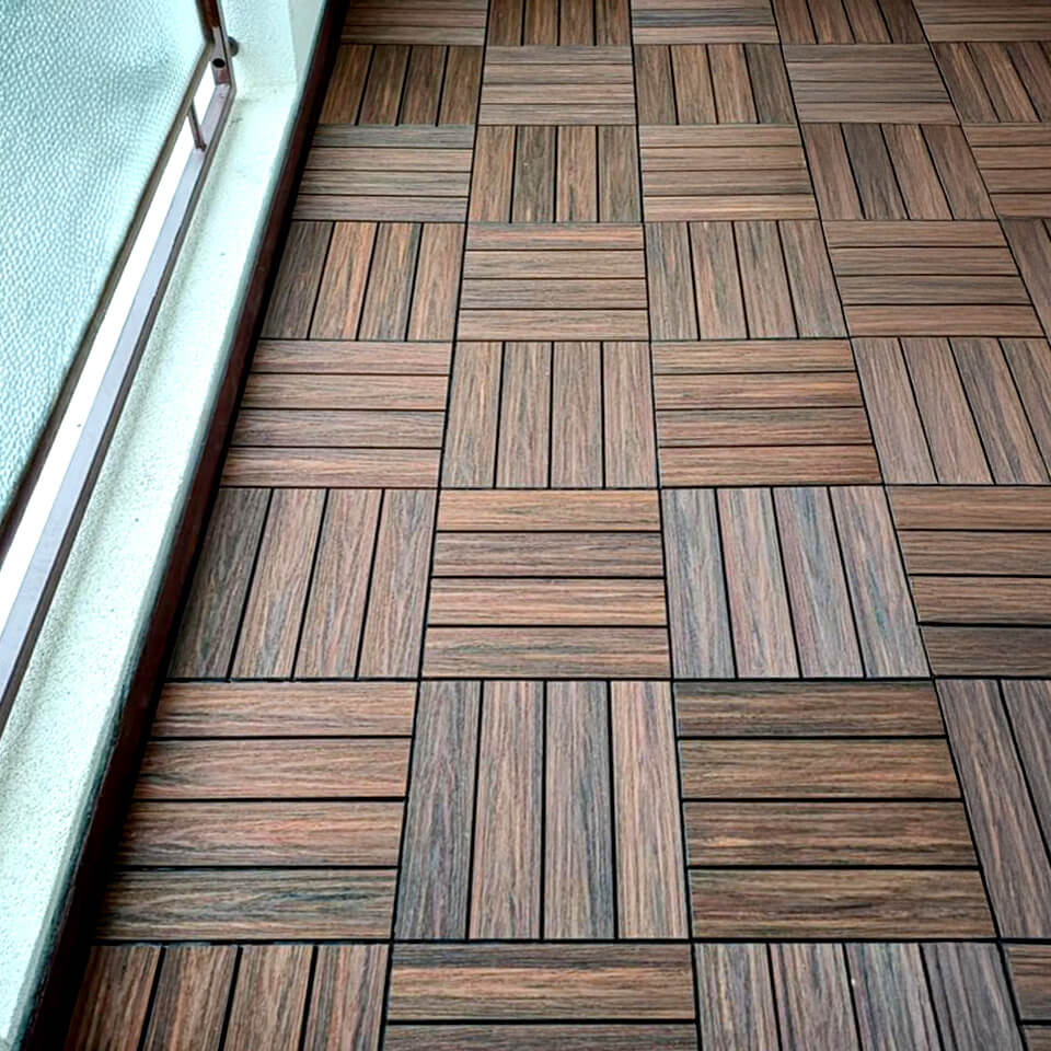 Balkonas iš Premium Redwood terasinių plytelių