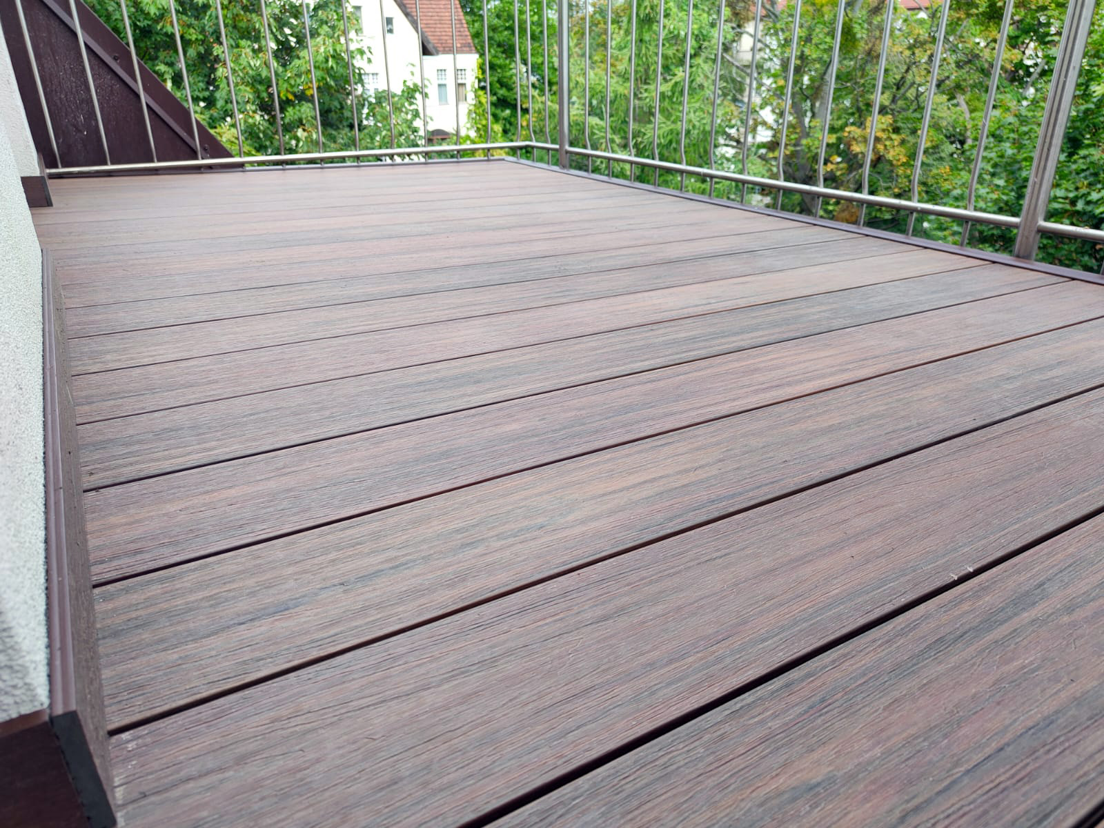Balkonas iš Premium Redwood kompozitinių terasinių lentų