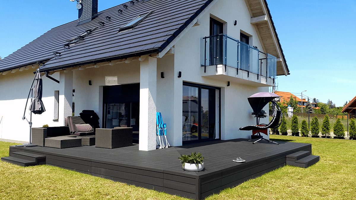Kompozitinė terasa iš Standard Antracito terasinės lentos