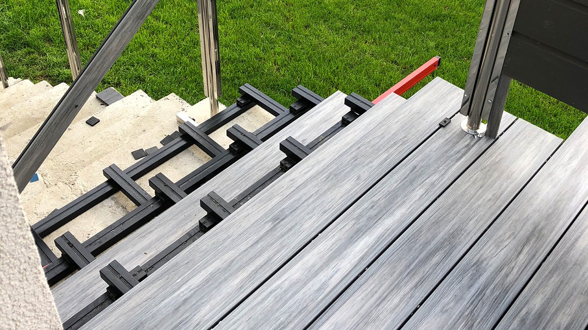 Premium Gray/Antracito kompozitinės terasinės lentos montavimas