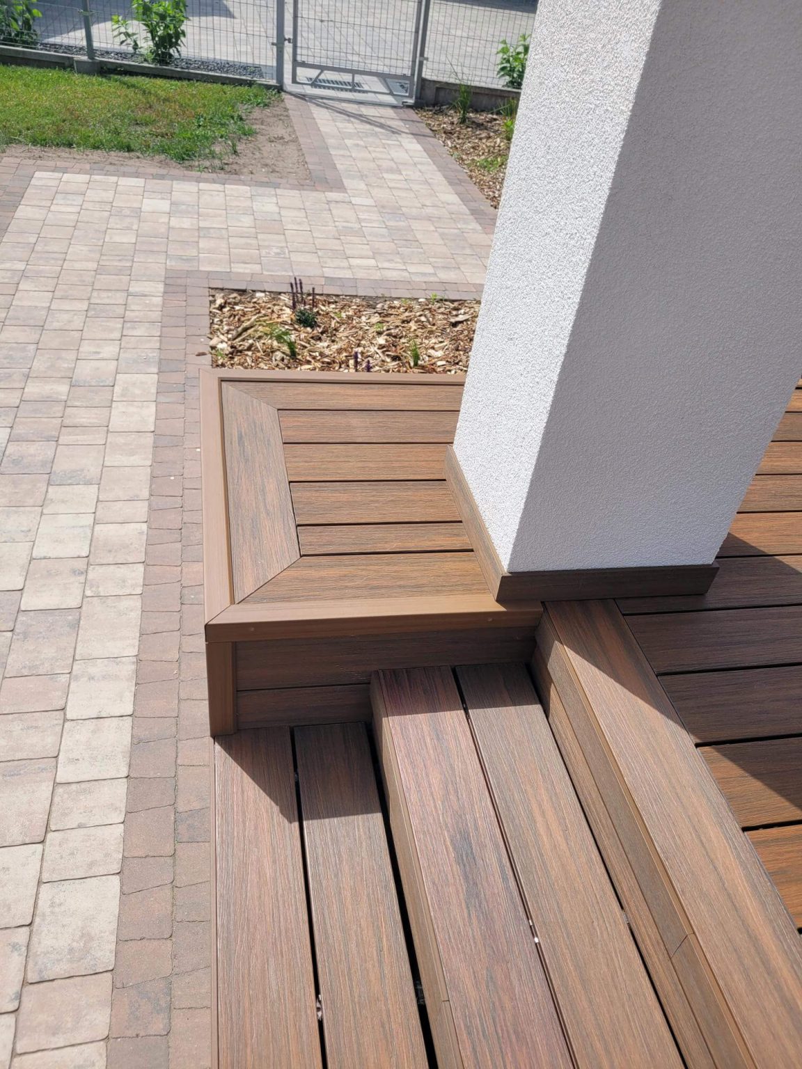 Kompozitinė terasa iš Premium Teak terasinės lentos
