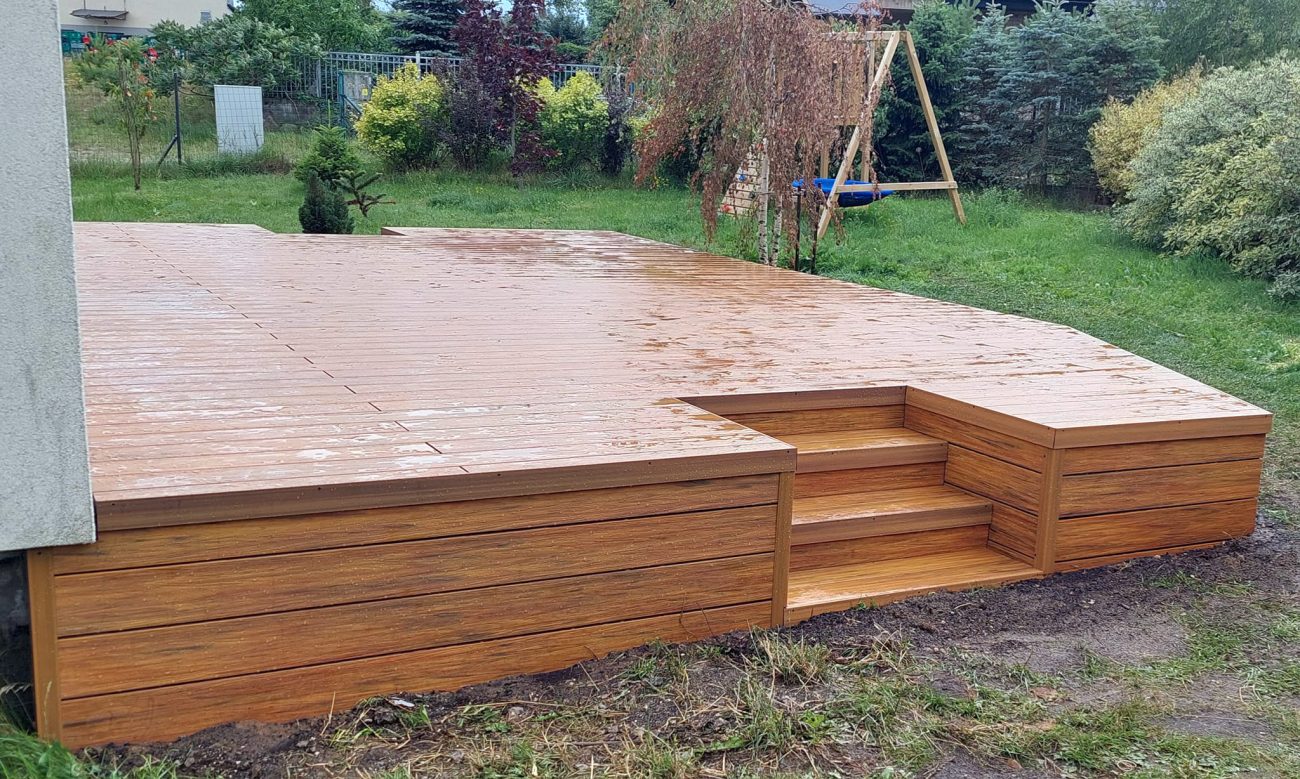 Terasa su laipteliais – Premium Amber kompozitinės terasinės lentos