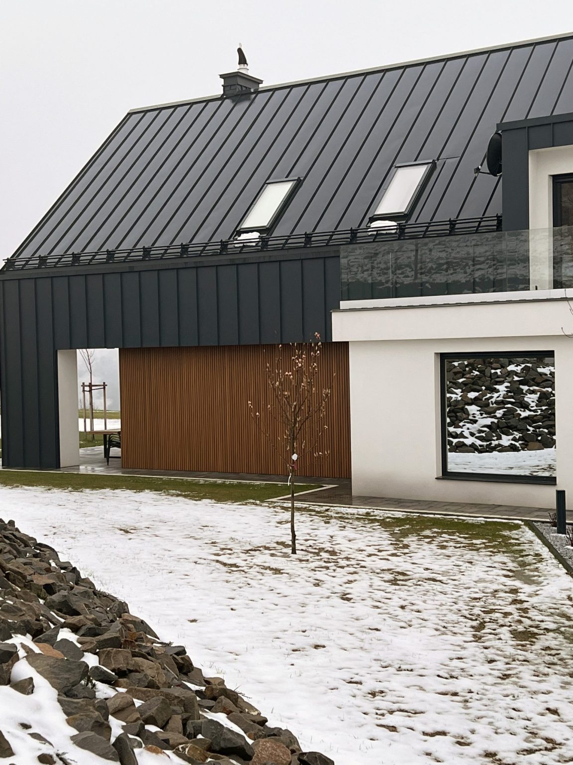 Namo fasadas – 3D fasado lamelės Amber