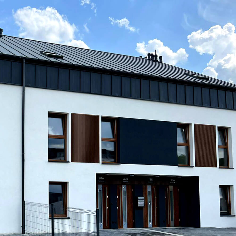 Lamelinės fasado detalės aplink langus – Premium Teak lamelės