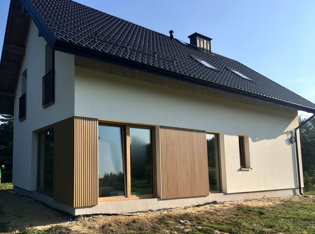 Kompozitinis lamelinis fasadas Ąžuolas