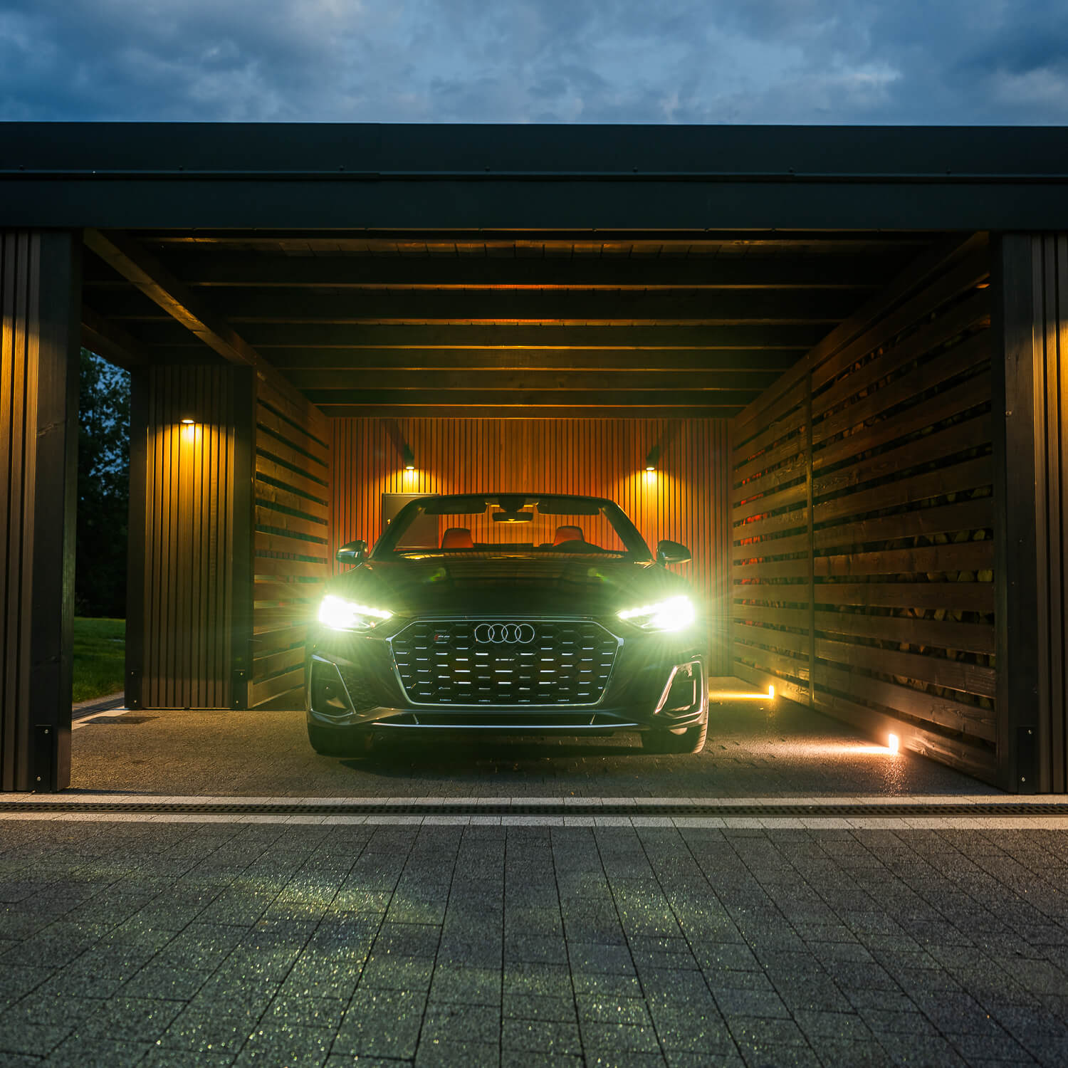 Fasado lamelės Premium Antikinis Ąžuolas – moderni ir elegantiška carport