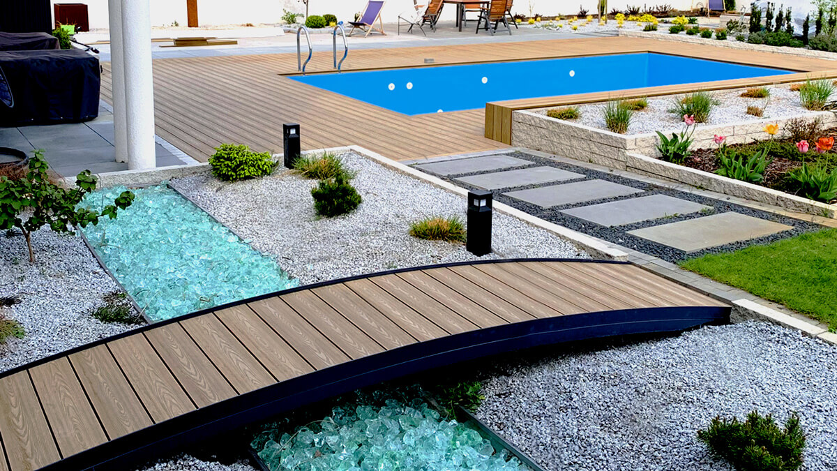 Baseino apdaila iš 3D kompozitinės terasinės lentos Medaus Teak