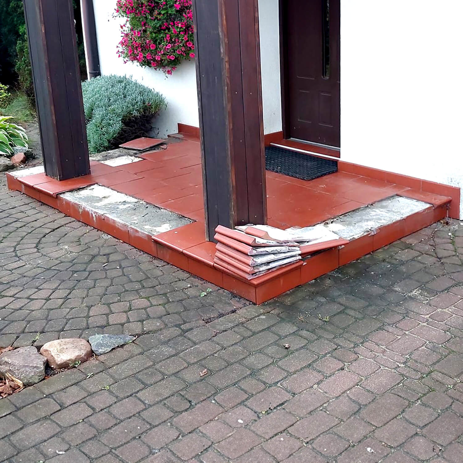 Kompleksinė terasos metamorfozė su kompozitine lenta Premium Redwood