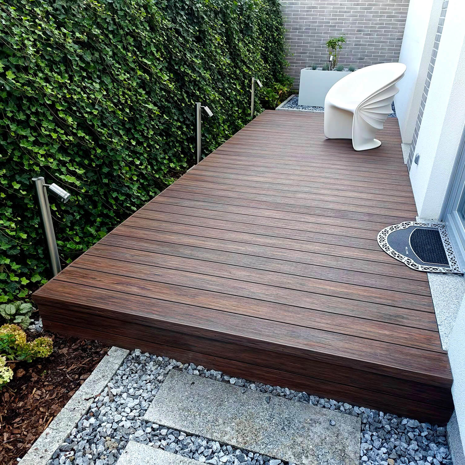 Moderni terasa iš kompozitinės lentos Premium Redwood