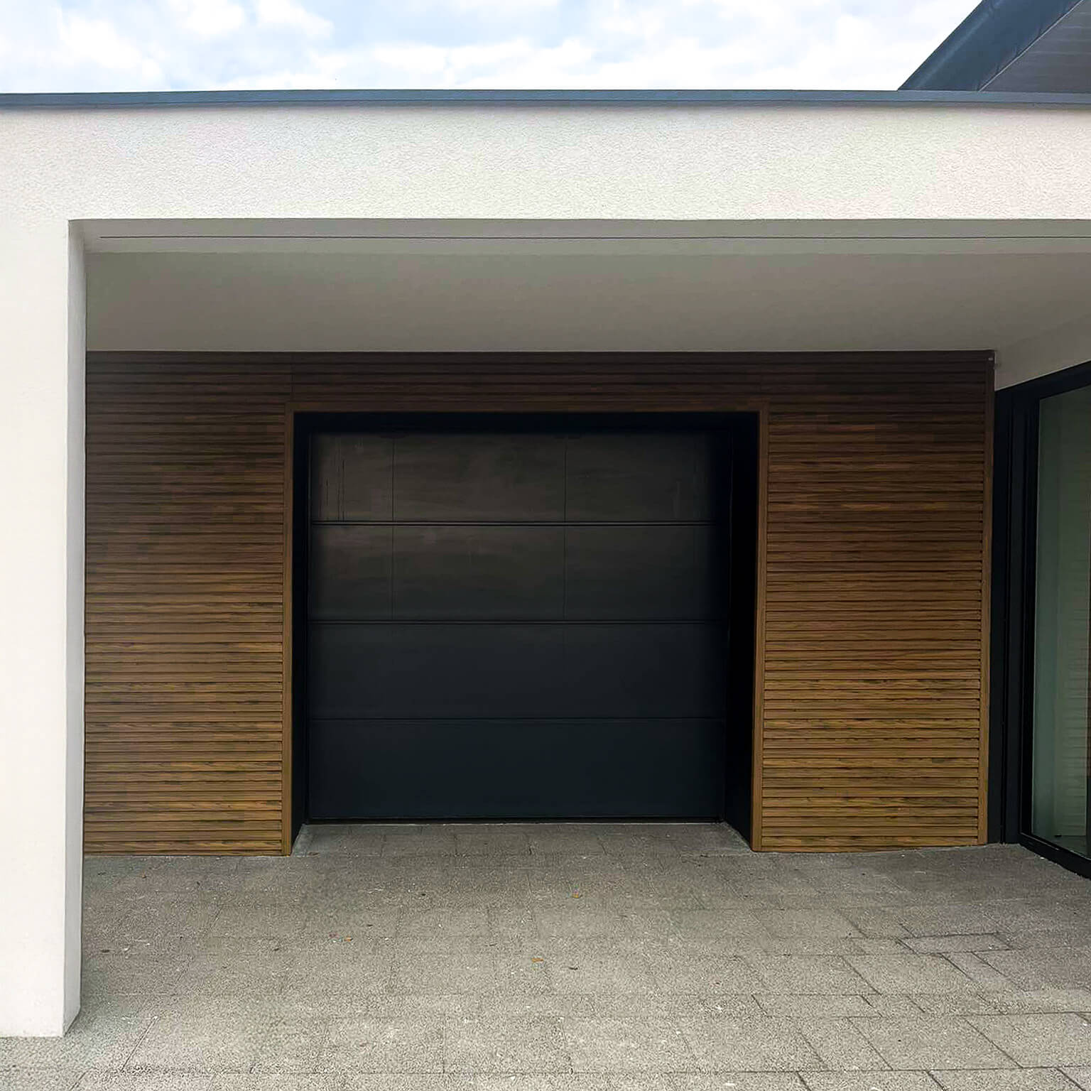 Terasa ir fasadas iš kompozitinės lentos Ąžuolas Winchester – moderni stiliaus dermė