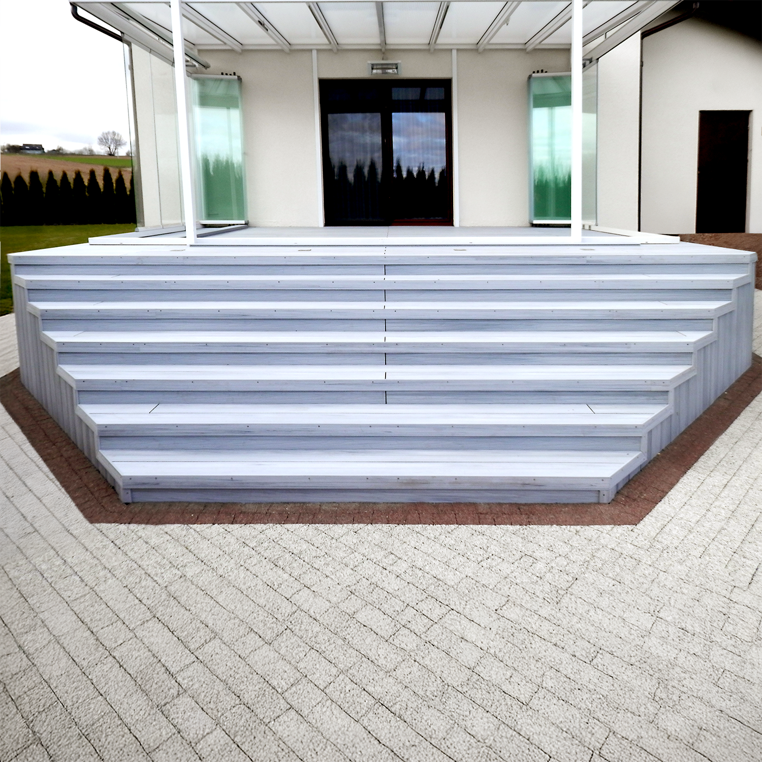 Terasa iš Solid Light Grey kompozitinės lentos – wow efektas