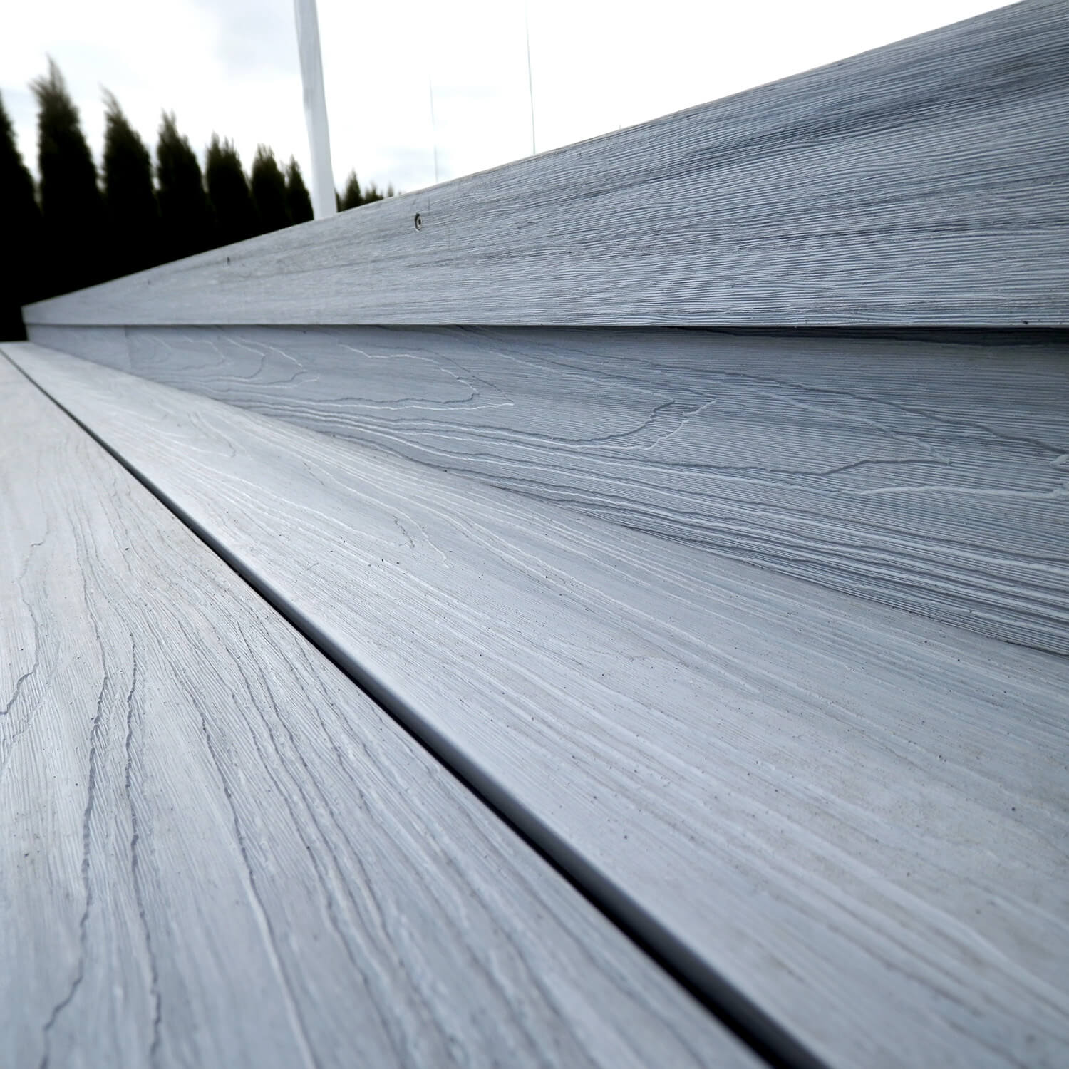 Terasa iš Solid Light Grey kompozitinės lentos – wow efektas