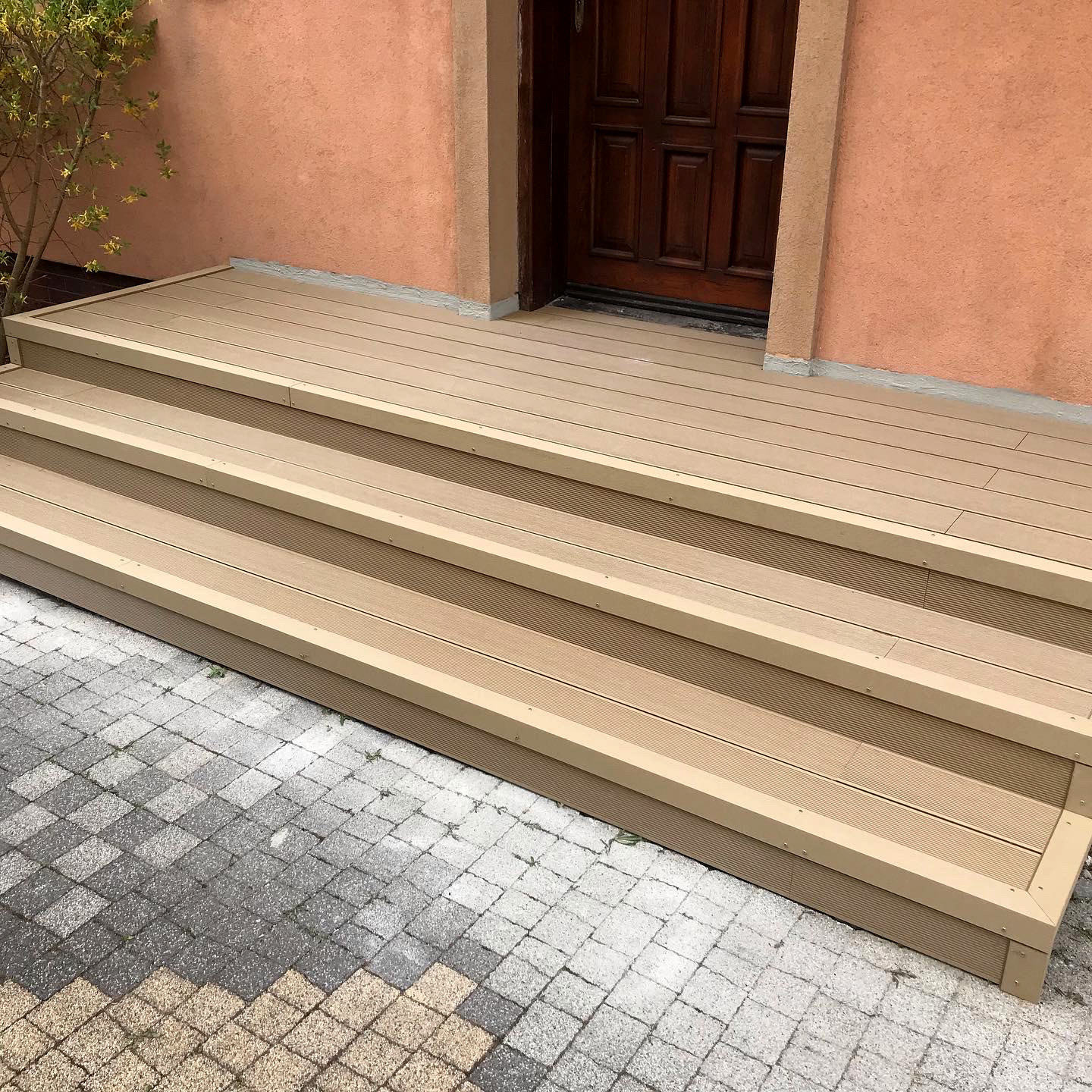 Laiptai iš Medaus Teak kompozitinių terasinių lentų