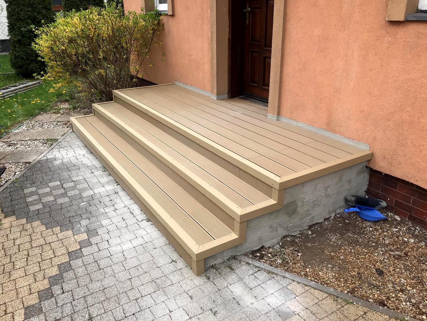 Laiptai iš Medaus Teak kompozitinių terasinių lentų