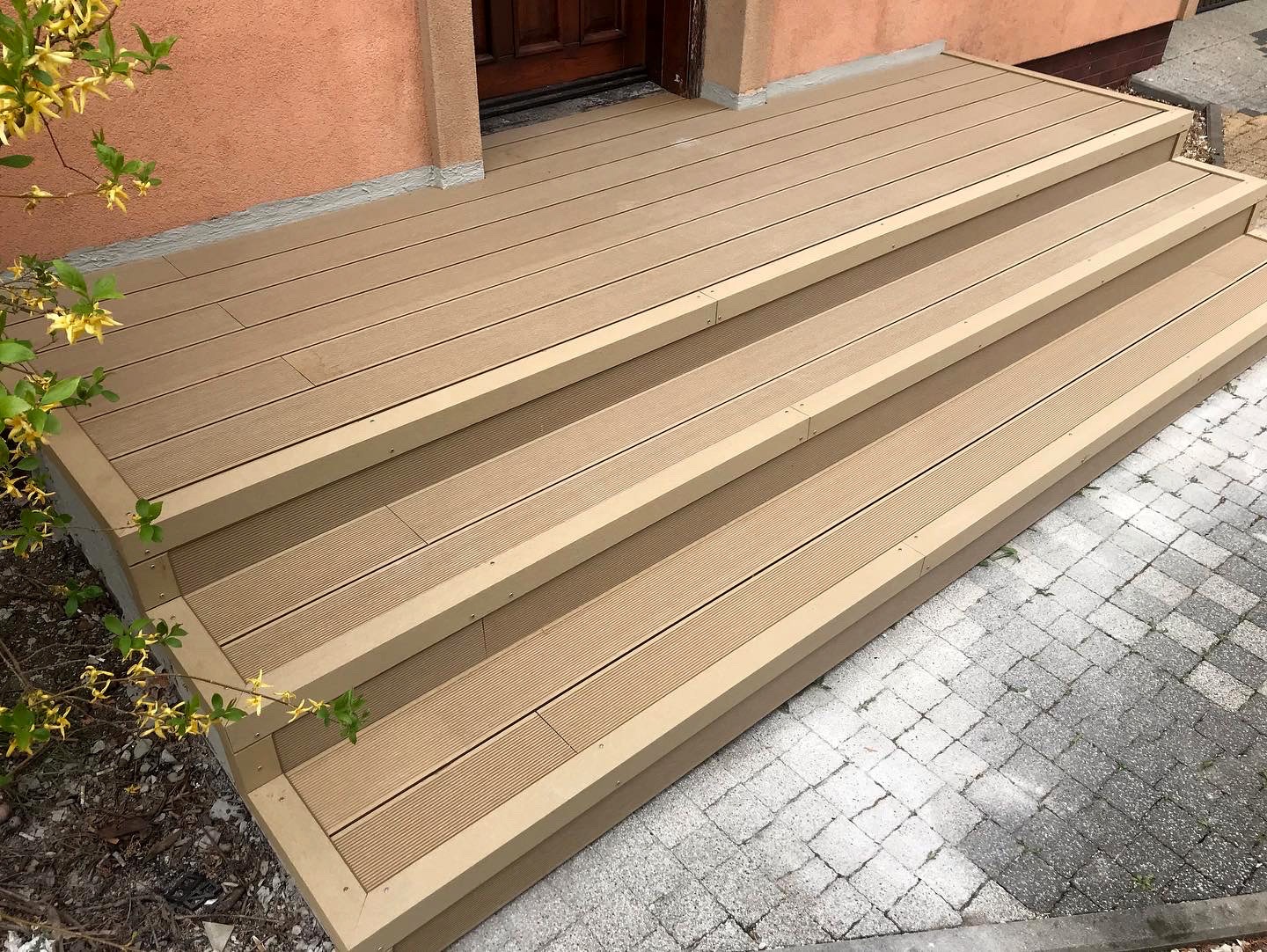 Laiptai iš Medaus Teak kompozitinių terasinių lentų