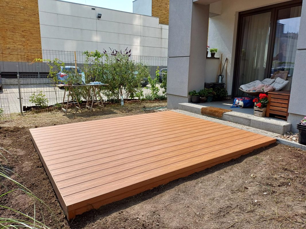 Maža terasa iš Premium Cotto kompozitinės terasinės lentos