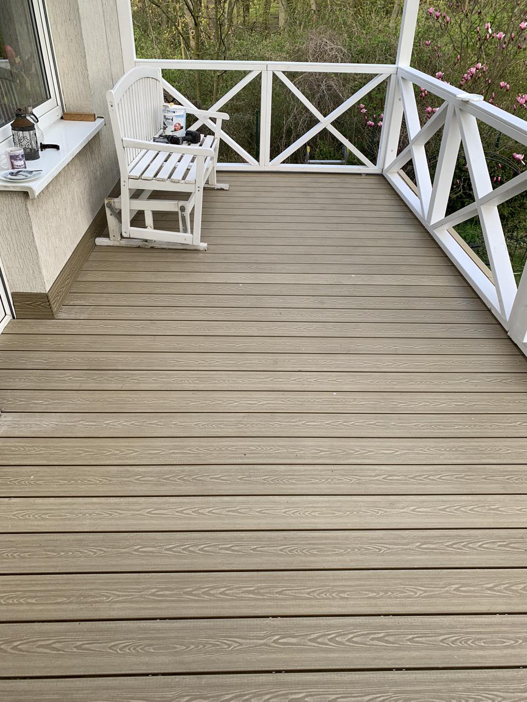 3D Medaus Teak terasa – elegancija rustikiniu stiliumi