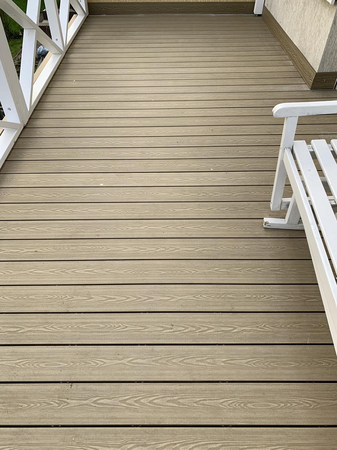 3D Medaus Teak terasa – elegancija rustikiniu stiliumi