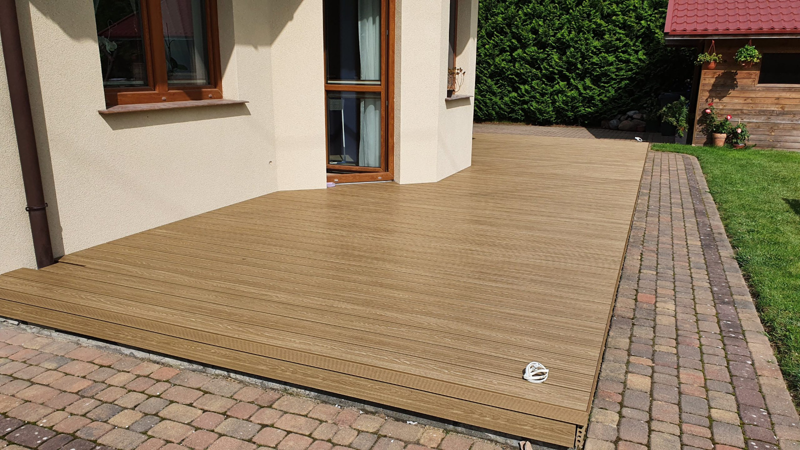 3D Medaus Teak terasa – vientisa elegancija prie namo