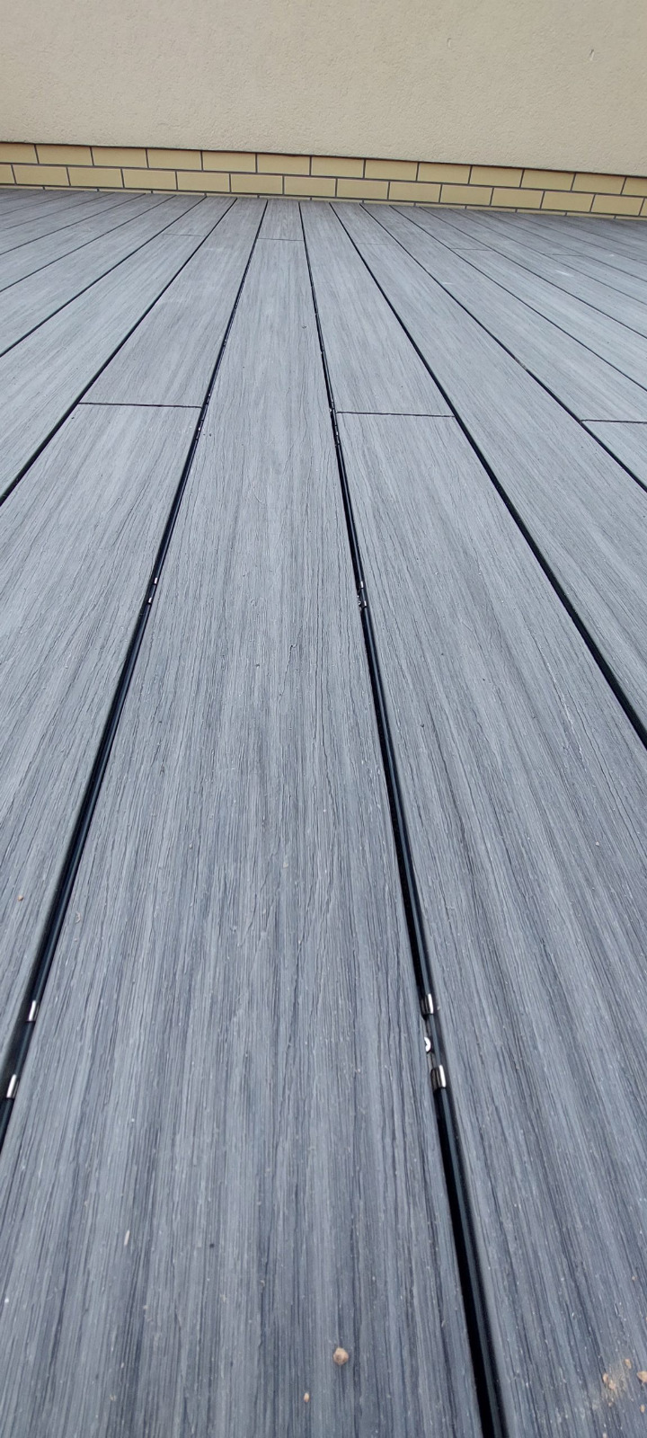 Terasa ant stogo iš Premium Gray kompozitinės lentos