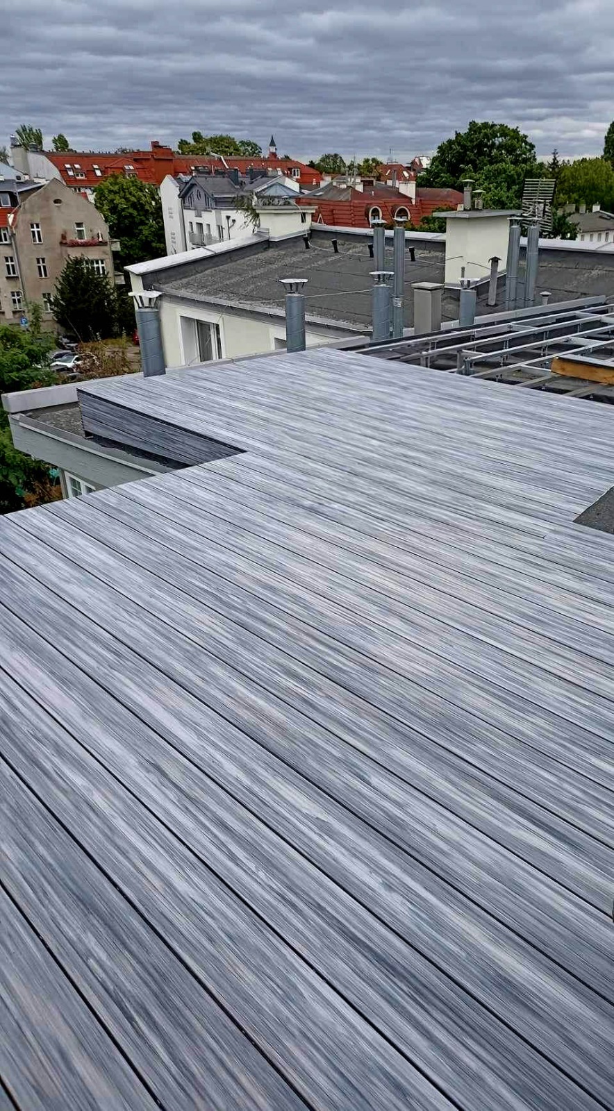 Stogo terasa iš Premium Gray kompozitinės terasinės lentos