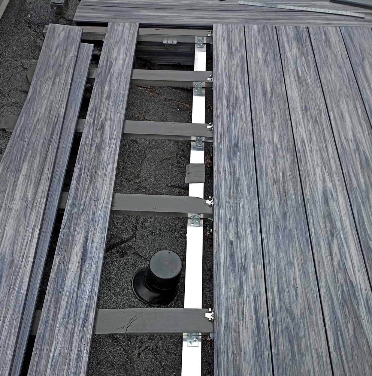 Stogo terasa iš Premium Gray kompozitinės terasinės lentos
