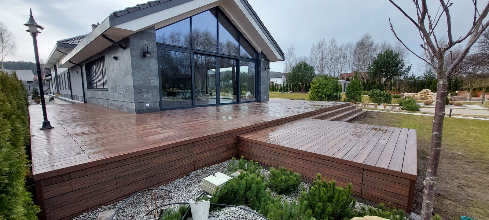 Premium Redwood terasa – įspūdinga erdvė su klase