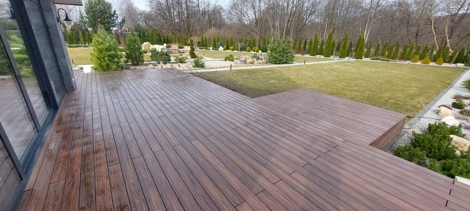 Premium Redwood terasa – įspūdinga erdvė su klase