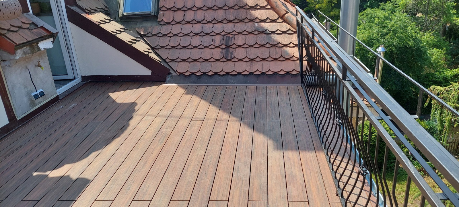 Premium Redwood terasa – klasika su vaizdu