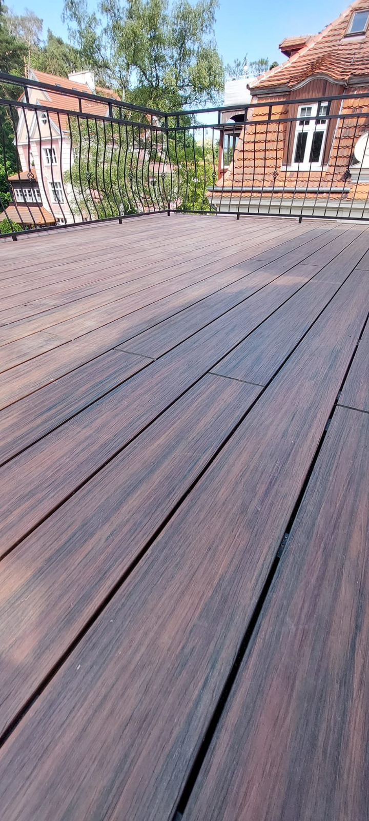 Premium Redwood terasa – klasika su vaizdu