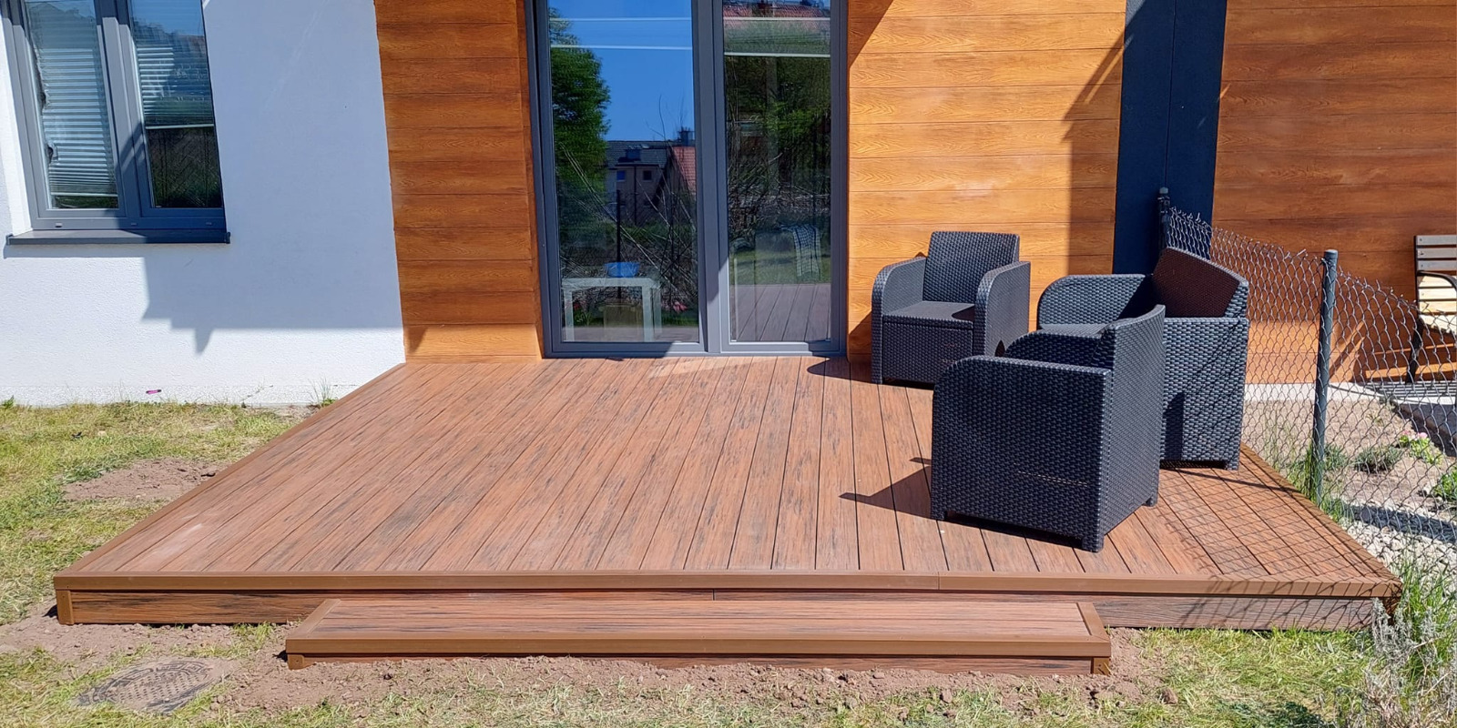Premium Teak terasa – natūrali elegancija ir patogumas