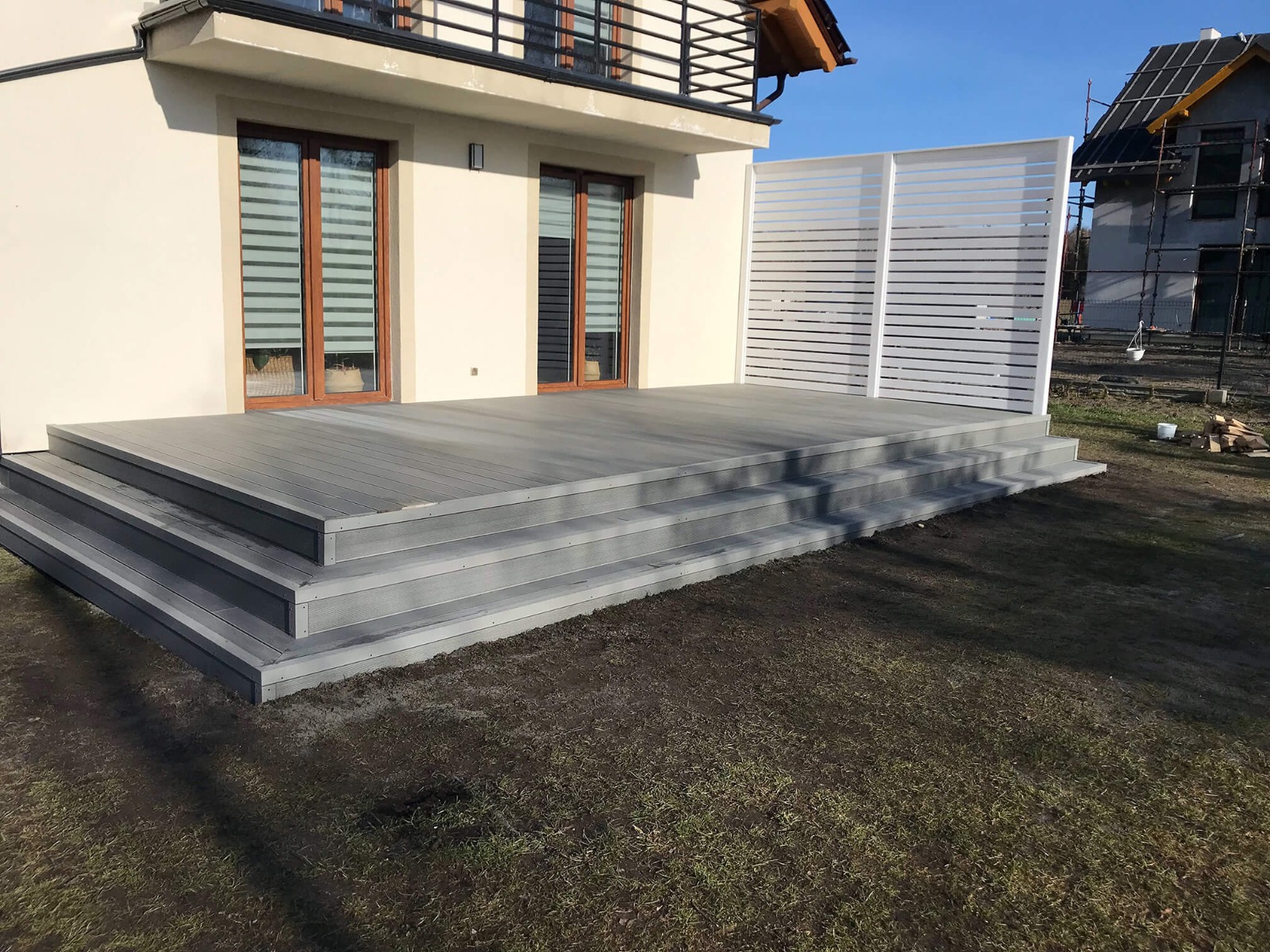 Terasa iš Standard 15 Šviesiai Pilka kompozitinės terasinės lentos