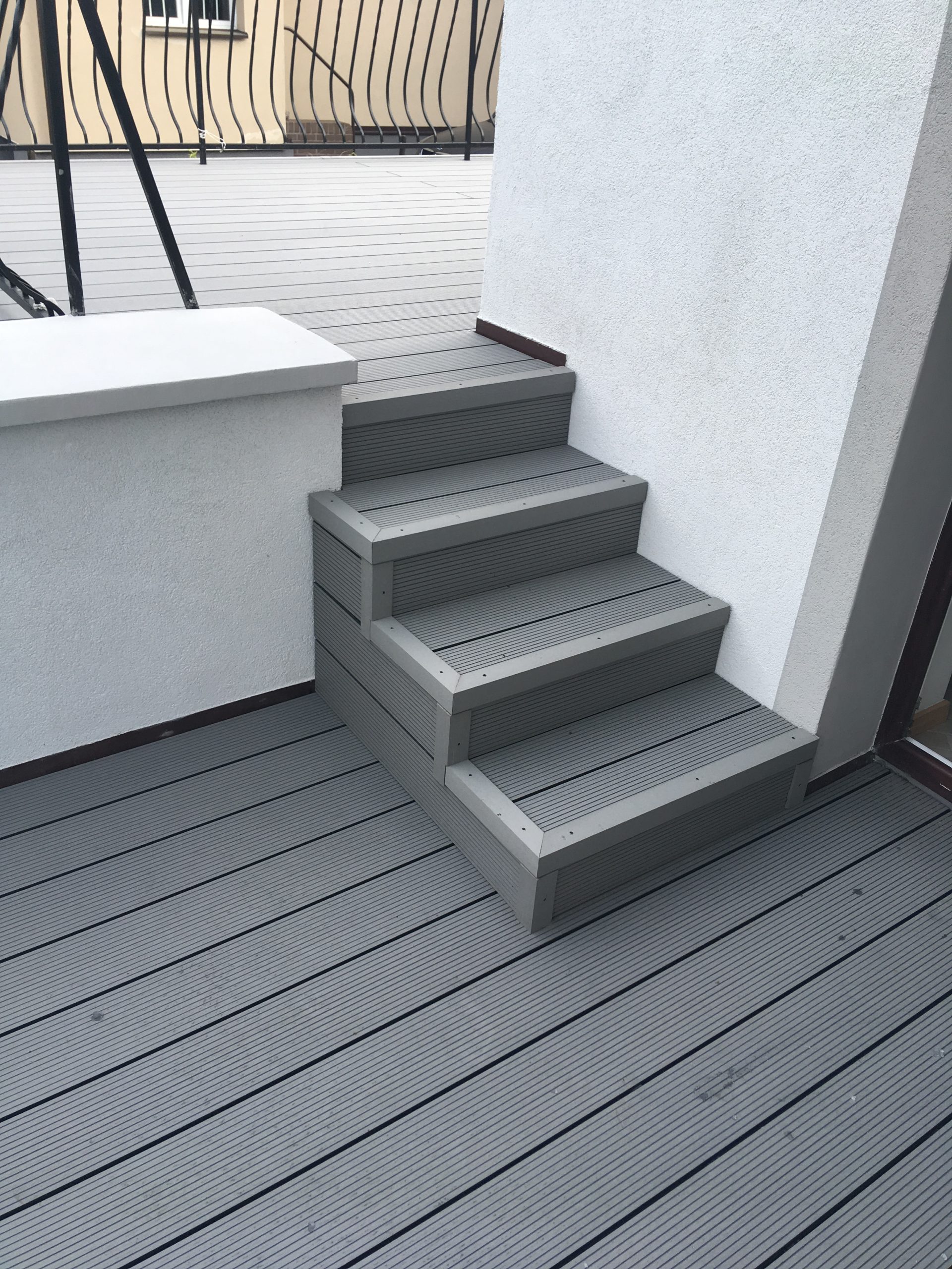 Terasa Standard Šviesiai Pilka – elegancija ir funkcionalumas